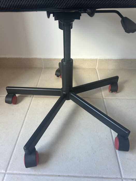 Cadeira gaming giratoria