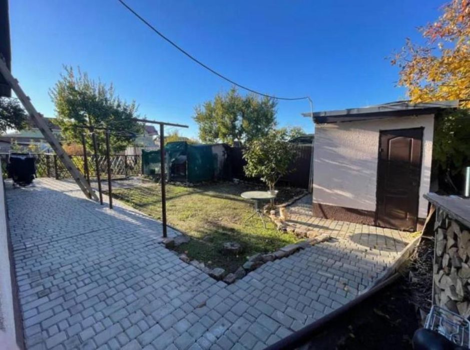 Продаю будинок у с. Нерубайське (215-617)