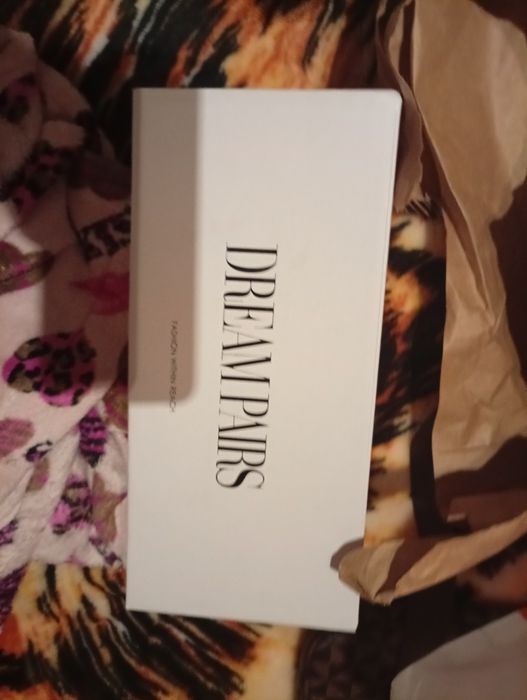 Sandálias confortáveis de mulher