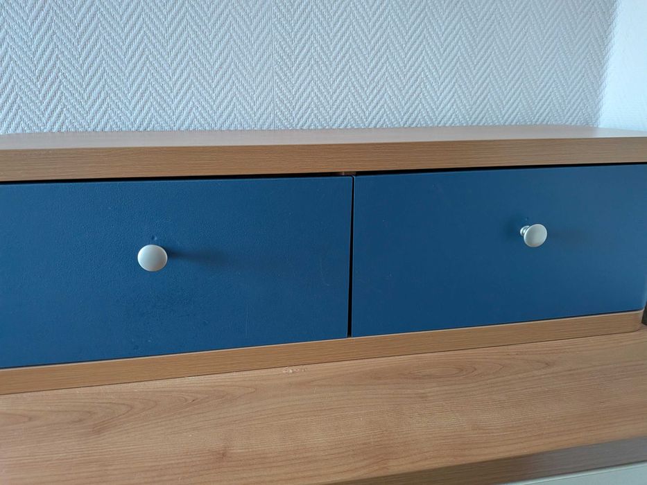 Zestaw dwóch szafek: 1 stojąca (90 x 113 cm), 1 wisząca (90 x 28 cm)