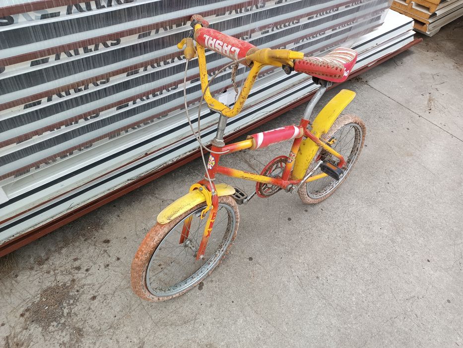 Bicicleta BMX de garagem