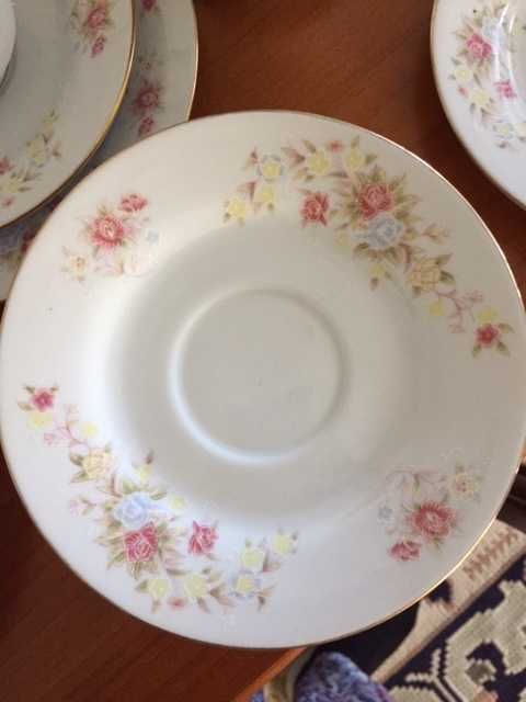 Serviço de chá e jantar NOVO em porcelana