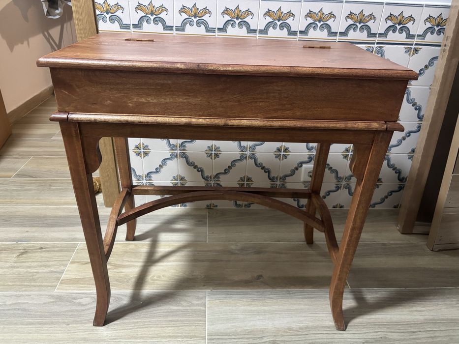 Secretaria escrivaninha em madeira