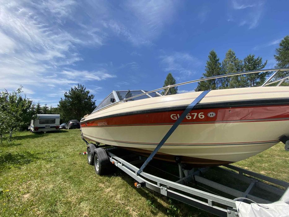 Sportowa łódź motorowa z kabiną - Cranchi Derby 216