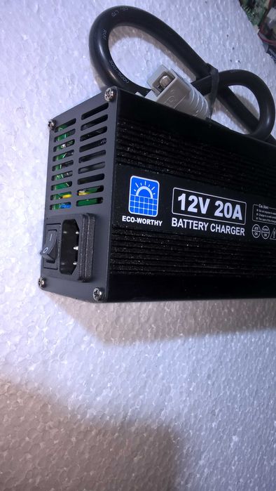 Зарядний пристрій 12в 20а    для літіевих ( LIFEPO-4) аккумуляторов .