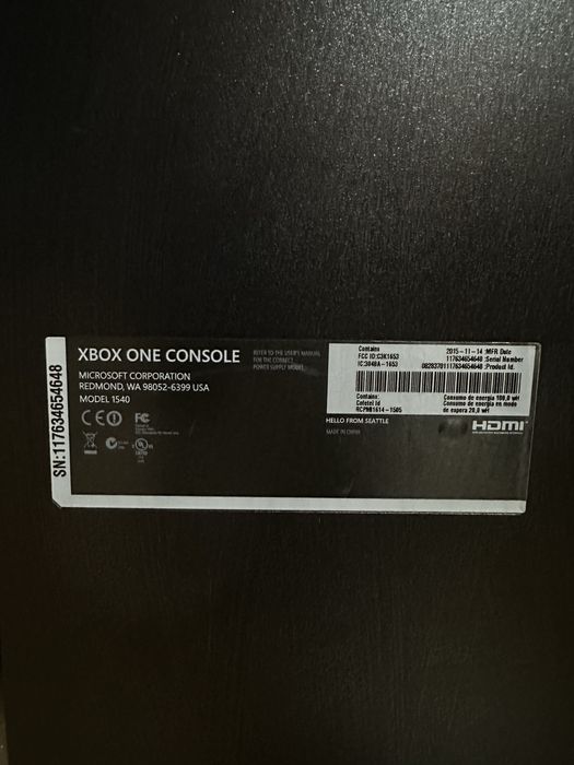 XBOX ONE 1TB + Kinect + Pad