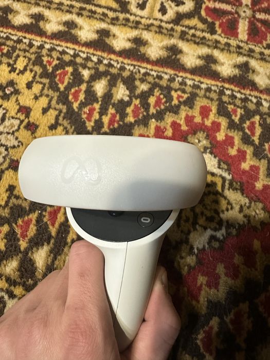 Продам контроллер oculus quest 2 ( правый)