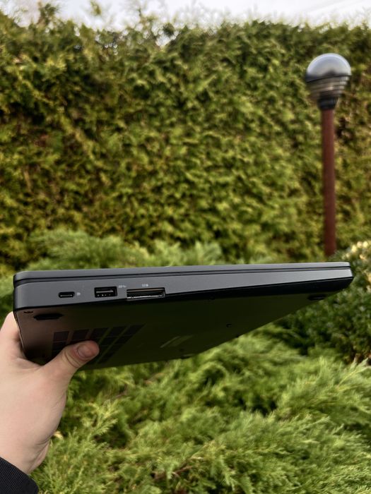 Ноутбук Dell Latitude 5580 / i5 / SSD 256 / 4G LTE / отличная батарея