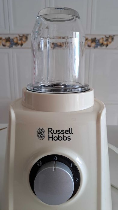 Liquidificadora da Russell Hobbs.