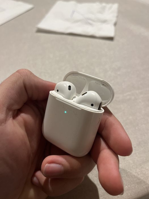 Air pods apple.64585755316866123