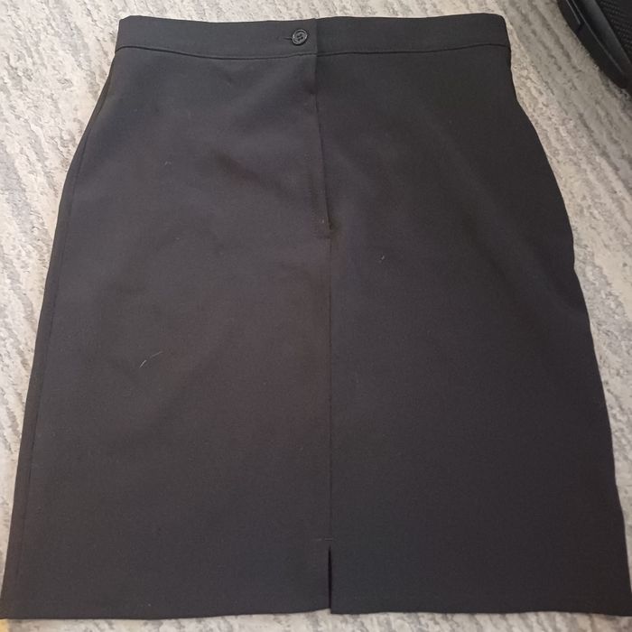 Czarna spódnicziczka z zamkiem, elegancka