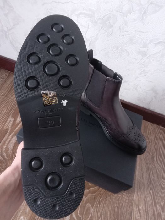 Продам чоловічі челсі.