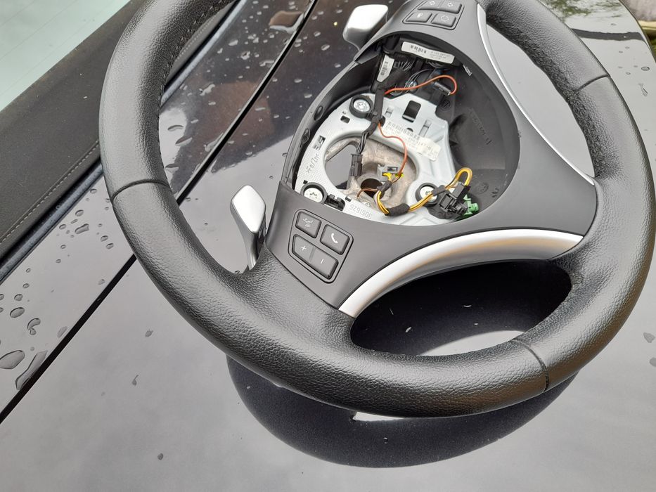Bmw e87 e82 e90 e92 e84 kierownica skóra łopatki stan idealny
