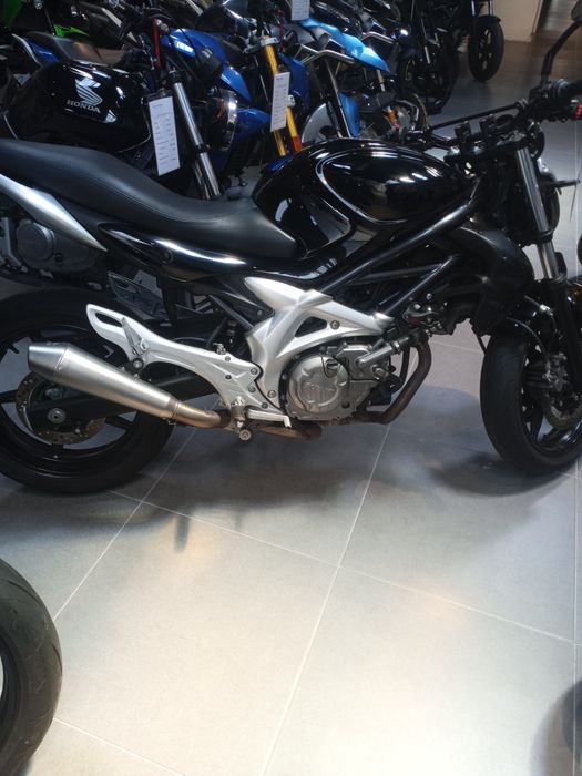 Suzuki SFV 650 gladius