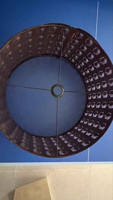 Abajours bordeaux - ambiente intimista