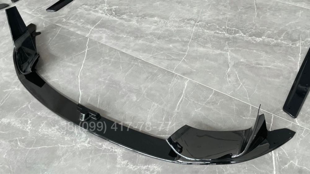 Губа накладка бамперу сплиттер к бамперу BMW M3 M4 F80 F82 F83 F84