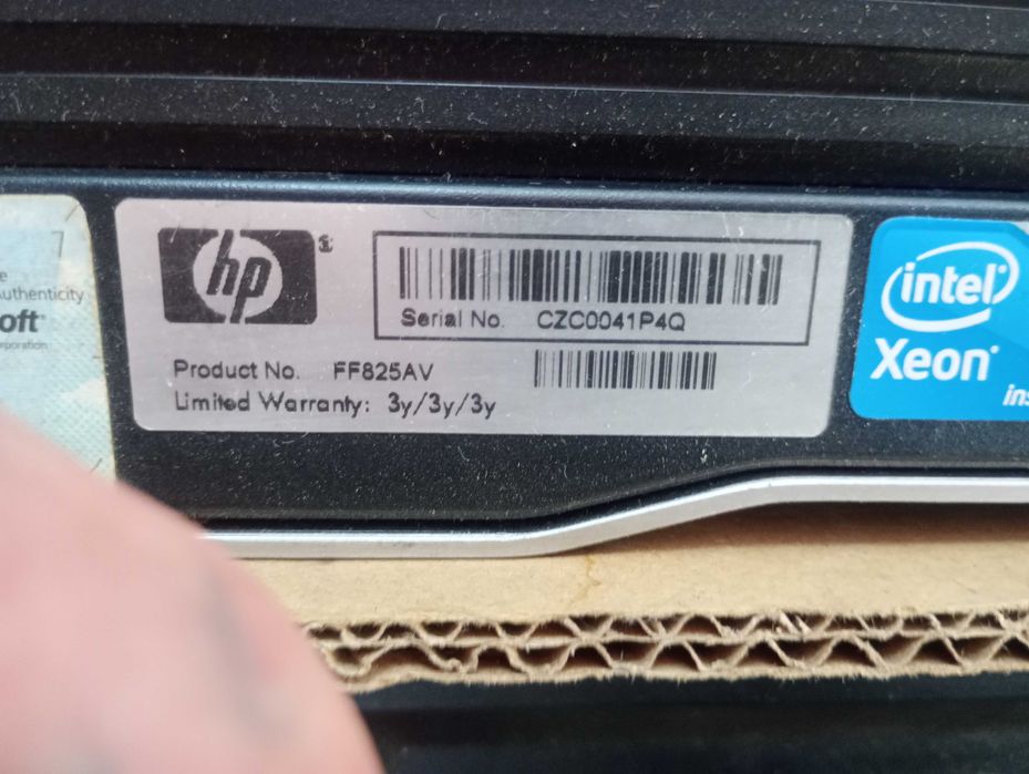 HP Z800 Workstation FF825AV Desktop 2x Xeon E5520