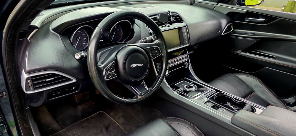 Jaguar XE Prestige 2 0T