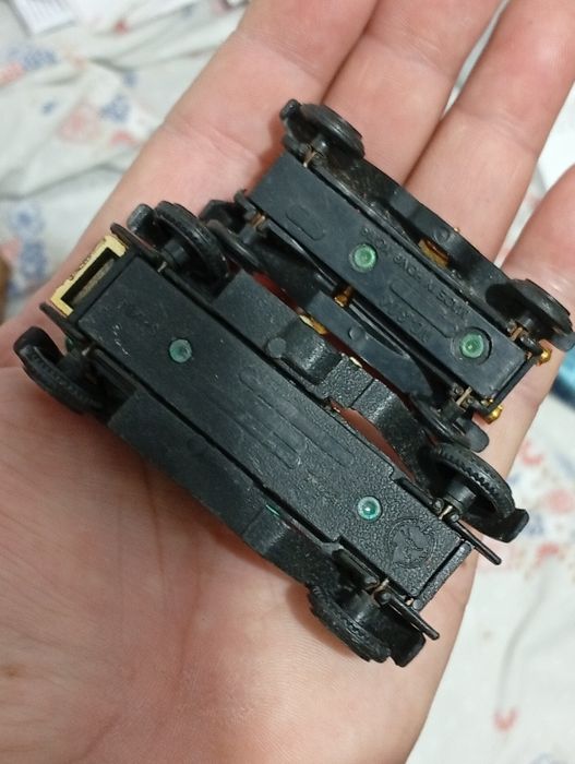 Dois Carros Antigos para colecção