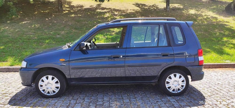 Mazda demio 1999