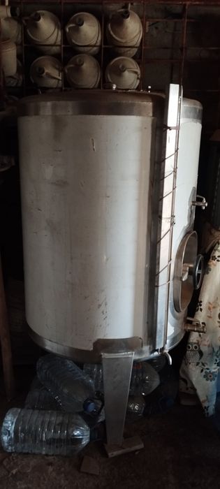 2 Cubas de inox de 550 Litros