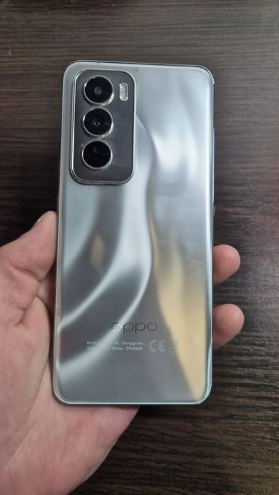Продаю смартфон Oppo Reno 12 5g 12/256