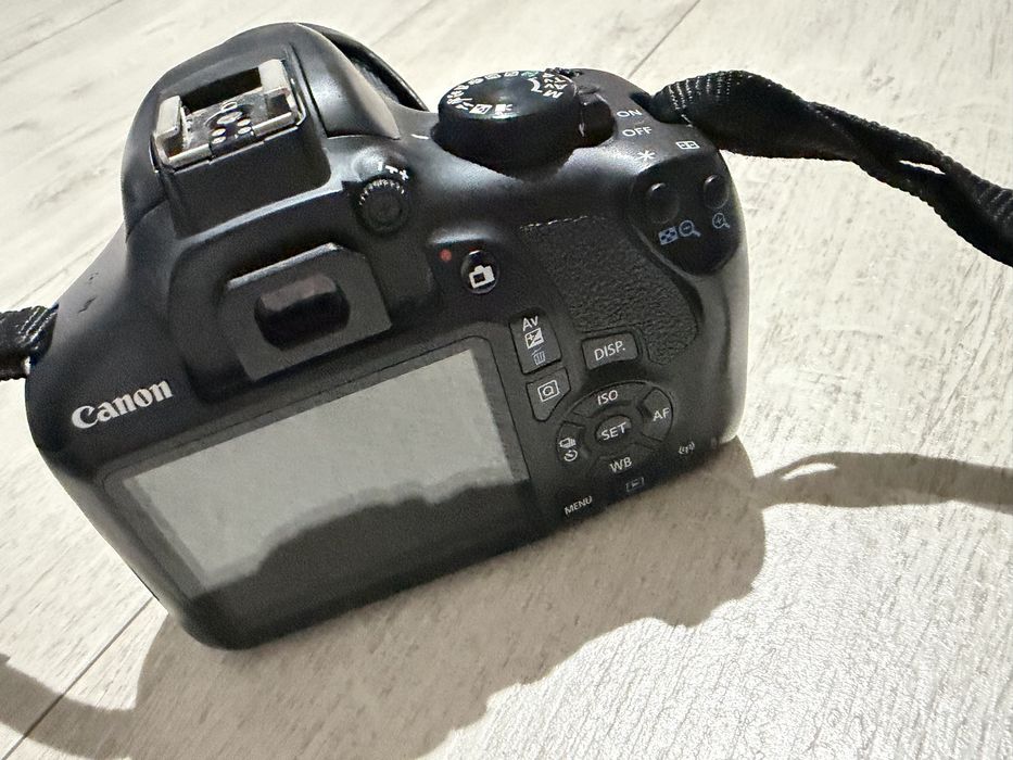 Canon EOS  1300D