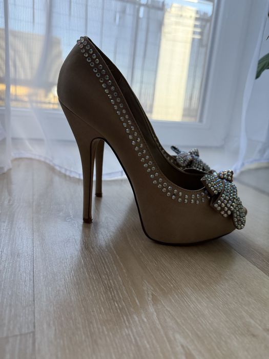 Szpileczki ALDO z cyrkoniami