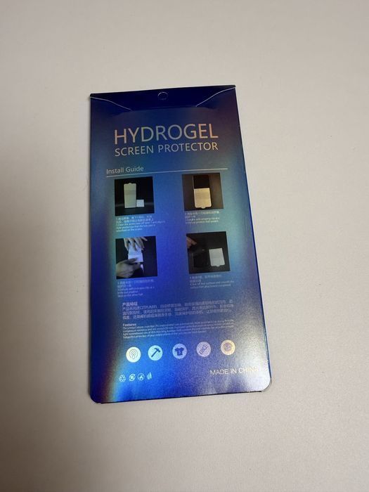 iPhone 15 Pro. Гідрогелеві плівки та скло