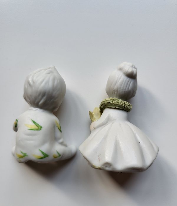 2 Estatuetas miniatura de porcelana Bisque