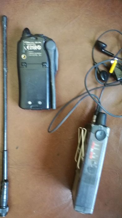 Radio pmr443 e outro Sennheiser