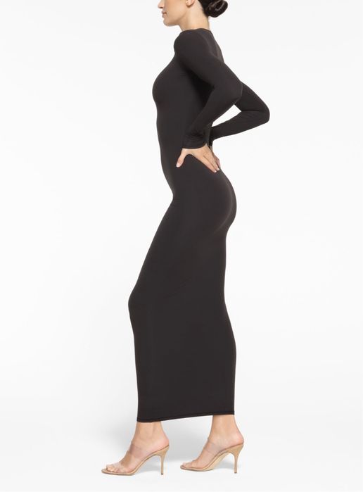 Сукня SKIMS - з довгим рукавом