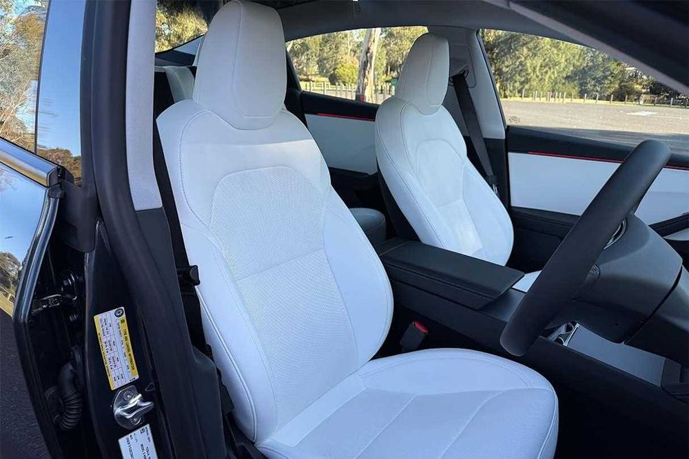 TVDE - TESLA MODEL 3 2025 Vermelho - UBER BLACK - Confort- Clientes Privados