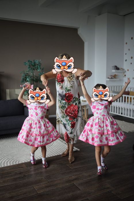 Святкові сукні для дівчаток двійні або близнюкам