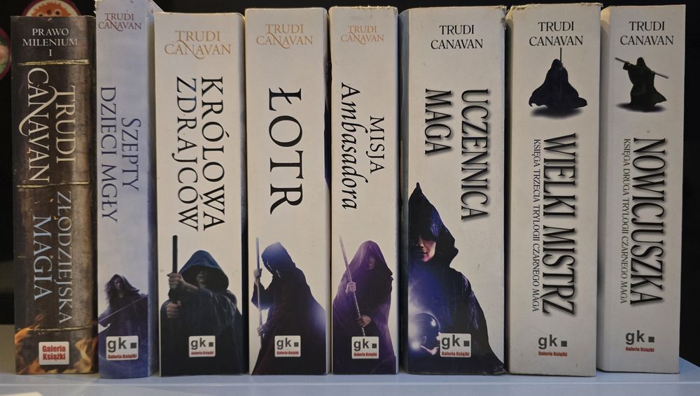 Trudi Canavan duzy zestaw książek