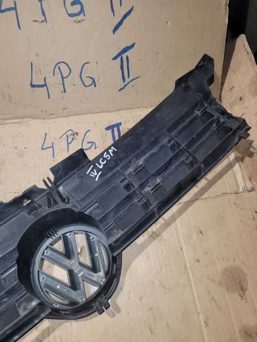 Grill atrapa vw golf IV 2002r kod lakieru LC5M