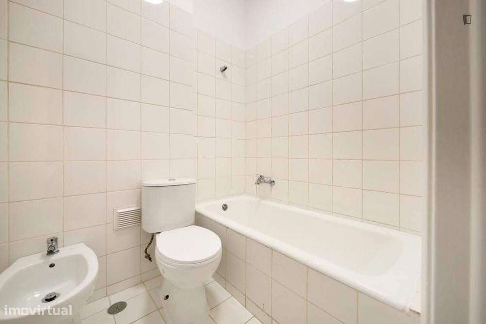 Quarto - localizado em Benfica Lisbon
