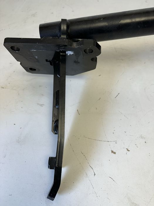 Hak holowniczy  Volkswagen T7  7T0.803.881 C .
