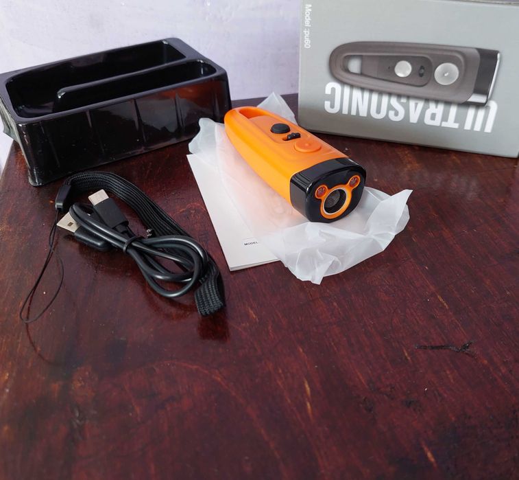 Оригінальний ультразвук відлякувач собак отпугиватель Ultrasonic PU-60