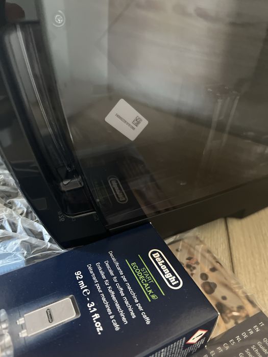 Кавоварка Delonghi magnifica s ESam22.110 b нова!