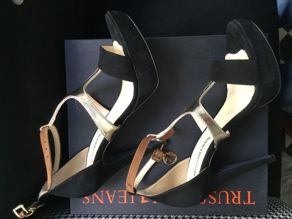 Szpilki TRUSSARDI Jeans 38 NOWE