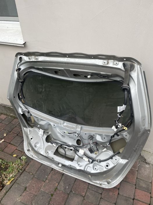 Кришка багажніка,скло заднє,ляда Nissan leaf 2014 європа