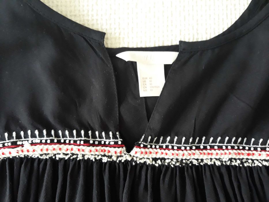 Camisa preta com missangas