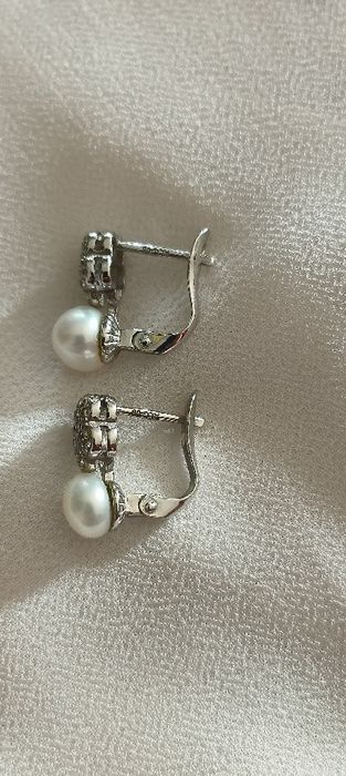 Brincos em prata com pérola