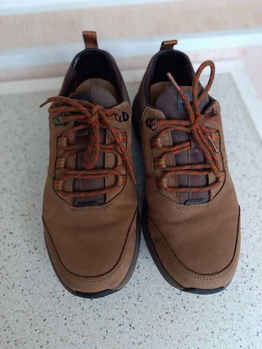 Туфлі, кросівки, черевики Clarks шкіряні Waterproof