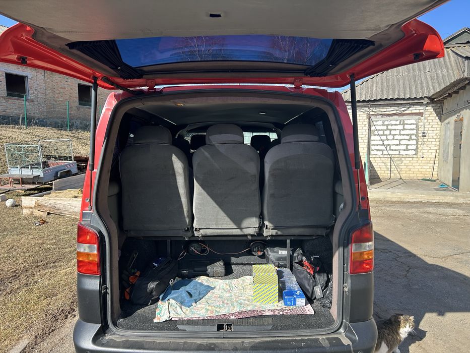 Продам авто VOLKSWAGEN T5 пасажир