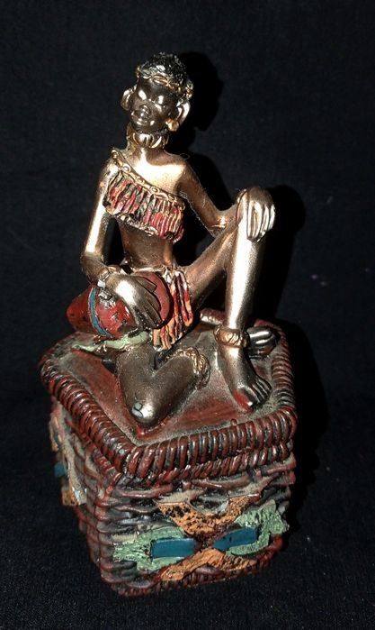 Статуетка африканка. Скринька