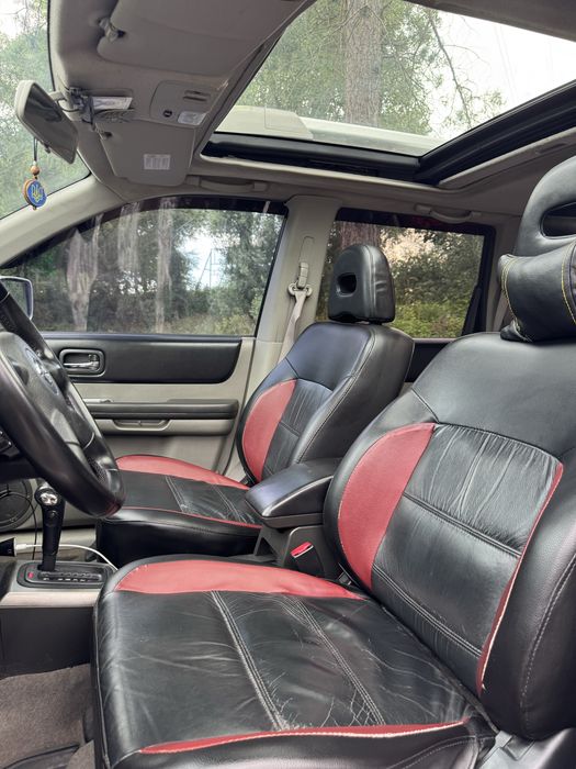 Продам Нісан т 30 2005 р автомат ,2,5 газ /бенз