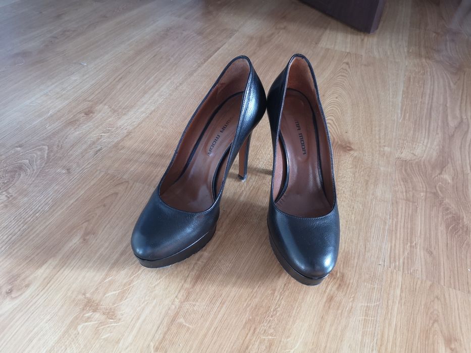 Czarne szpilki. Rozmiar 37