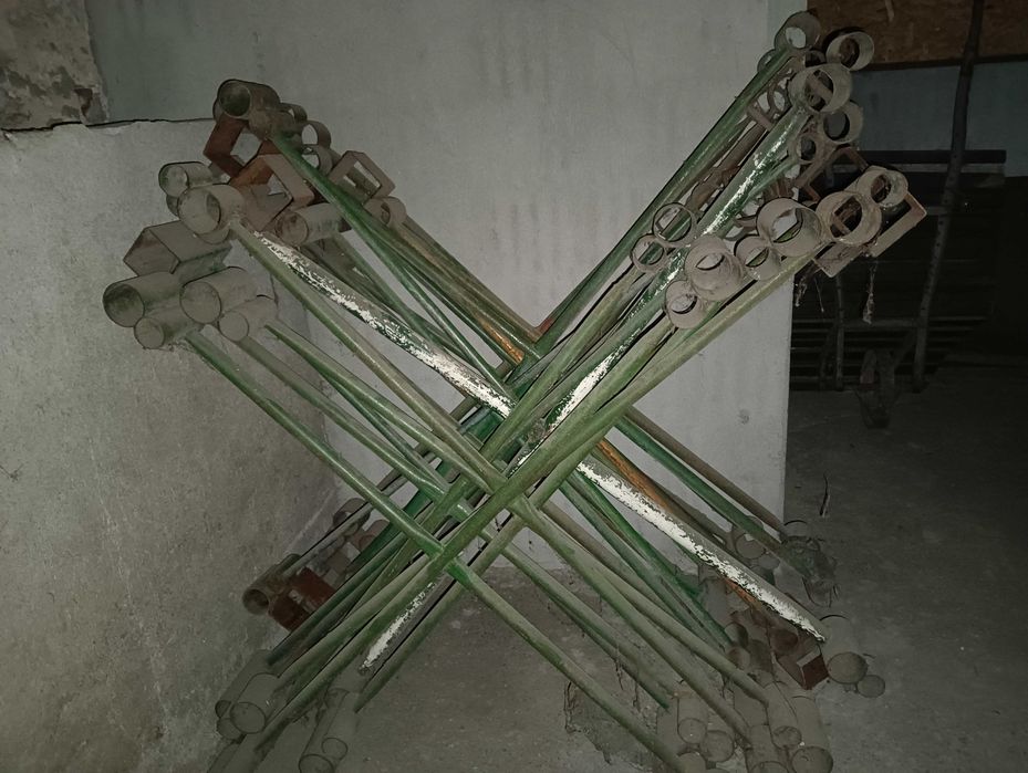 Stojaki krzyżowe na choinki metalowe